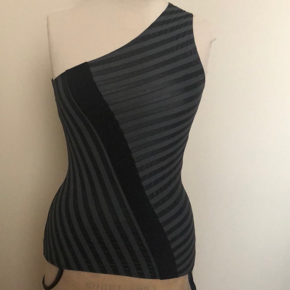 HACHE Tops - HACHE Off Shoulder Top